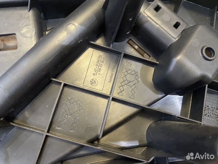 Кронштейн пола багажника правый BMW X5 E53