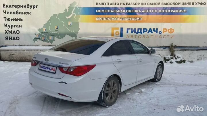 Стекло заднее Hyundai Sonata (YF) 87110-3S000