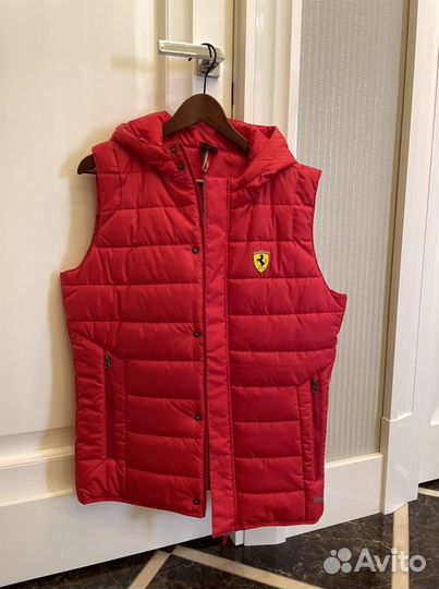 Жилетка безрукавка Puma Ferrari красная S 46-48