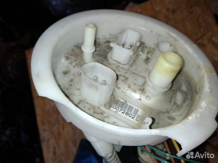 Топливный насос с датчиком уровня правый Bmw M3