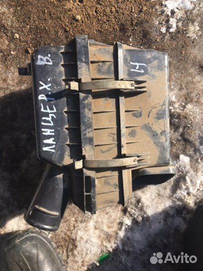 Корпус воздушного фильтра Mitsubishi Lancer CY2A