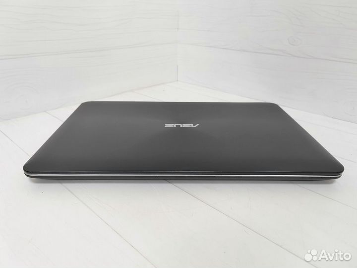 Игровой ноутбук Asus с 2 видеокартами Обмен