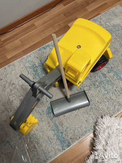 Экскаватор игрушка