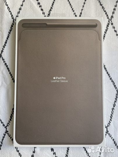 Чехол-футляр Apple Leather Sleeve для iPad Pro