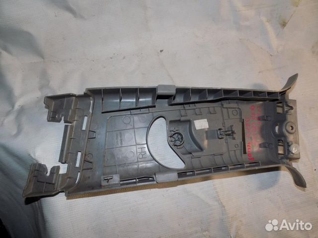 Обшивка стойки Solaris 2010-2017