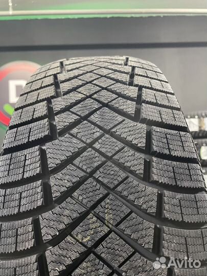 Pirelli Ice Zero FR 225/60 R18 104T