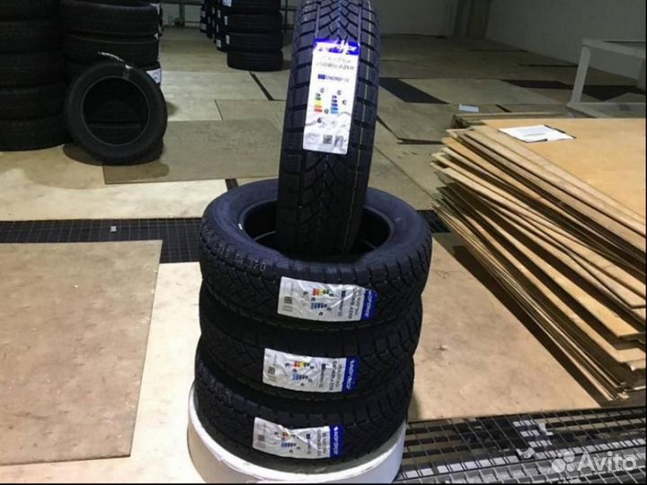 Windforce Snowblazer 215/60 R17 96H