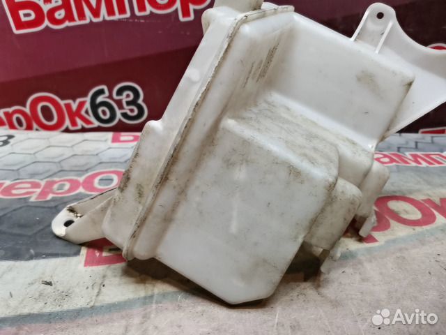 Бачок омывателя Toyota Auris