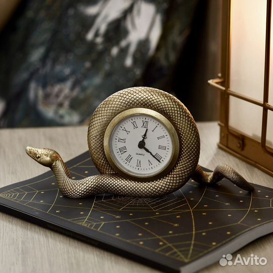 Гарри Поттер / Harry Potter Часы Нагини настольные