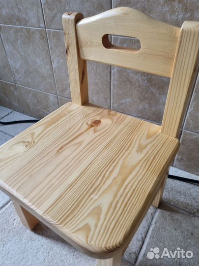 Детский стульчик из массива