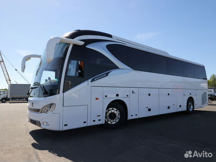 Туристический автобус Golden Dragon XML6129JR, 2024