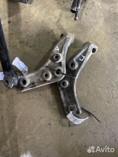 Кронштейн бампера 1790900