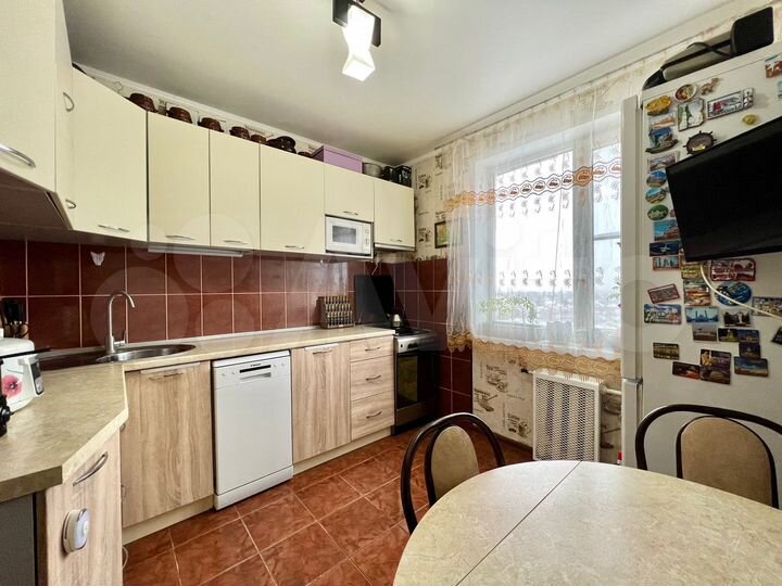 2-к. квартира, 54 м², 9/9 эт.