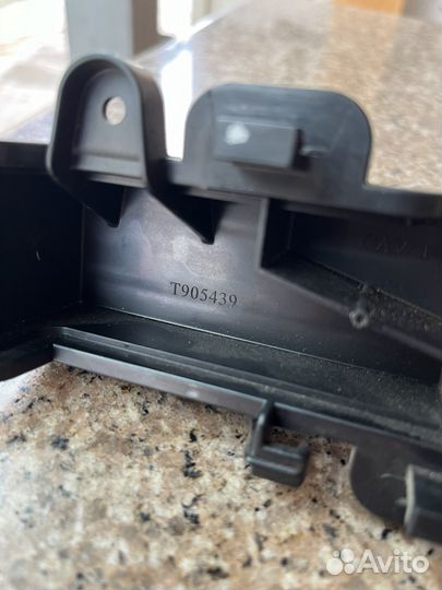 Крышка салонного фильтра LADA Vesta