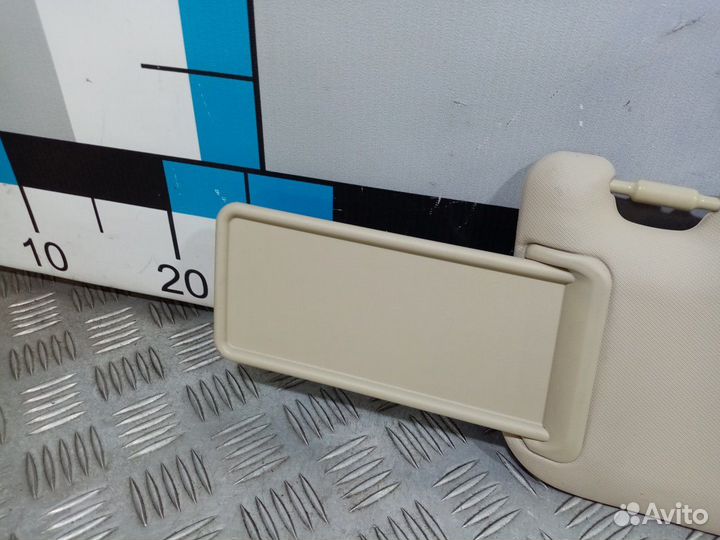 Б/У Козырёк солнцезащитный левый#001