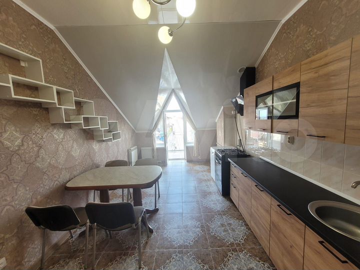3-к. квартира, 110 м², 7/7 эт.