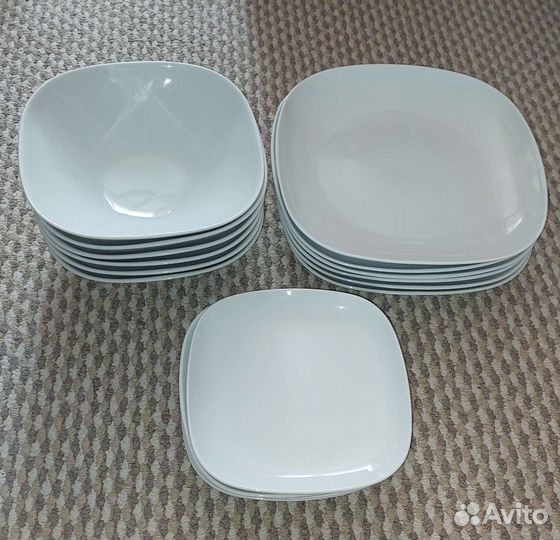 Тарелки IKEA белые