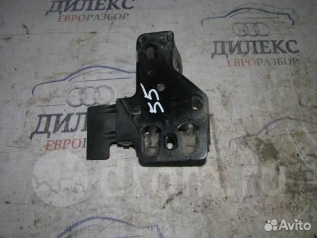 Крючок капота VW Touareg 2002-2010