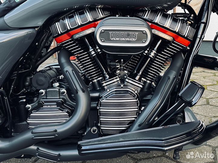 Harley-Davidson Road Glide CVO by kodlin