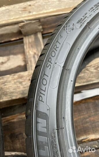 Michelin Pilot Sport 4 235/40 R18