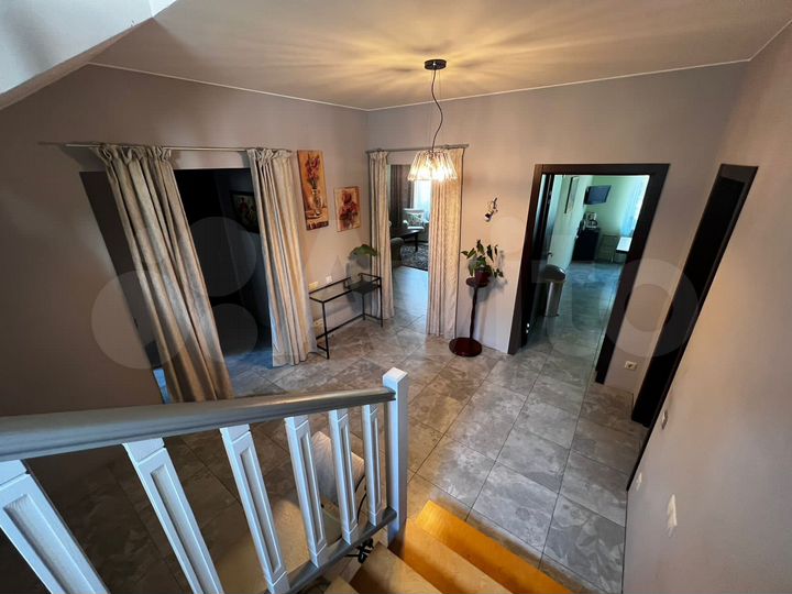 4-к. квартира, 174 м², 2/2 эт.