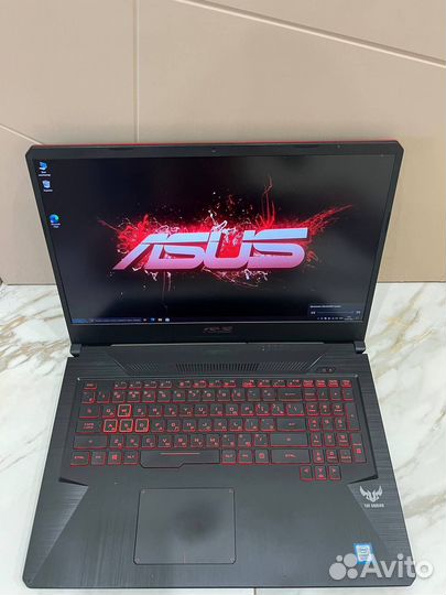 Asus Tuf Gaming 17.3 IPS/16Гб/Core i5/GTX 1060