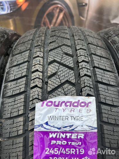 Tourador Winter Pro TSU1 245/45 R19 102V