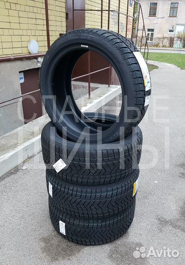 Pirelli Winter Sottozero 3 255/35 R20 97W