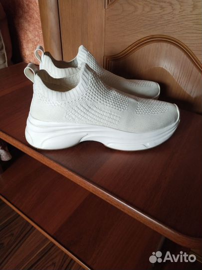 Кроссовки женские 40 размер