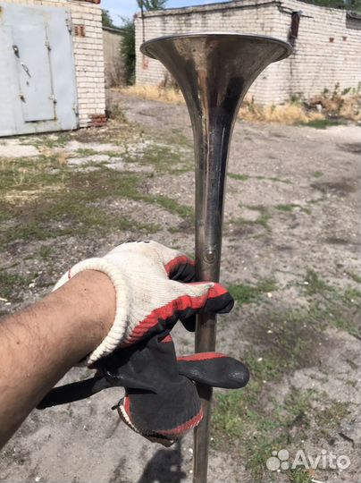 Труба музыкальный инструмент