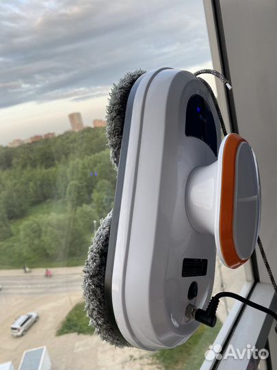 Робот-мойшик окон dBot W100 Аренда