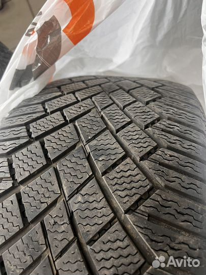 Continental ContiVikingContact 7 275/45 R20