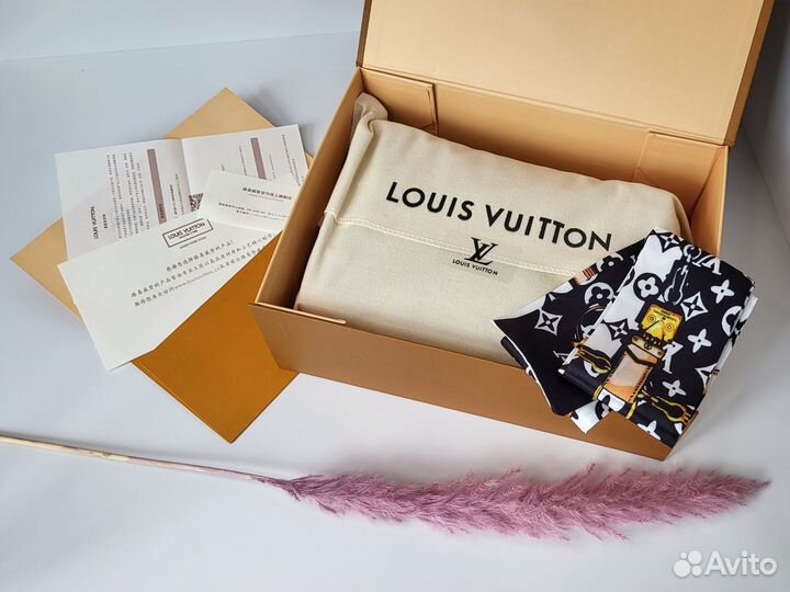 Сумка хобо Louis Vuitton