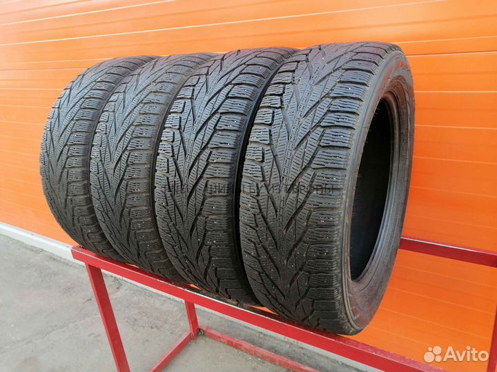 Nokian Tyres Hakkapeliitta R2 SUV 215/60 R17 96T