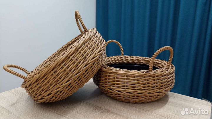 Кашпо из искусственного ротанга