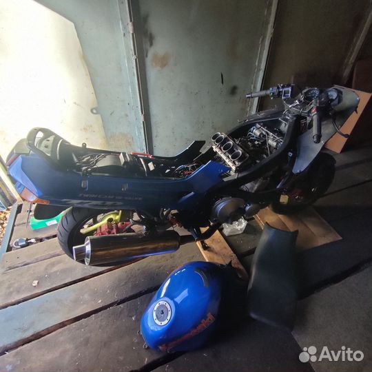 Kawasaki zzr 400/1 разбор по запчастям