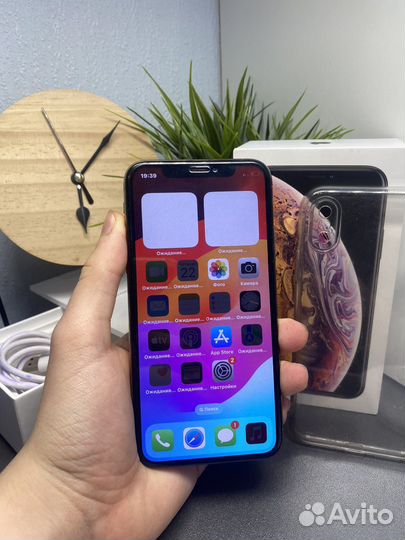 iPhone Xs, 64 ГБ