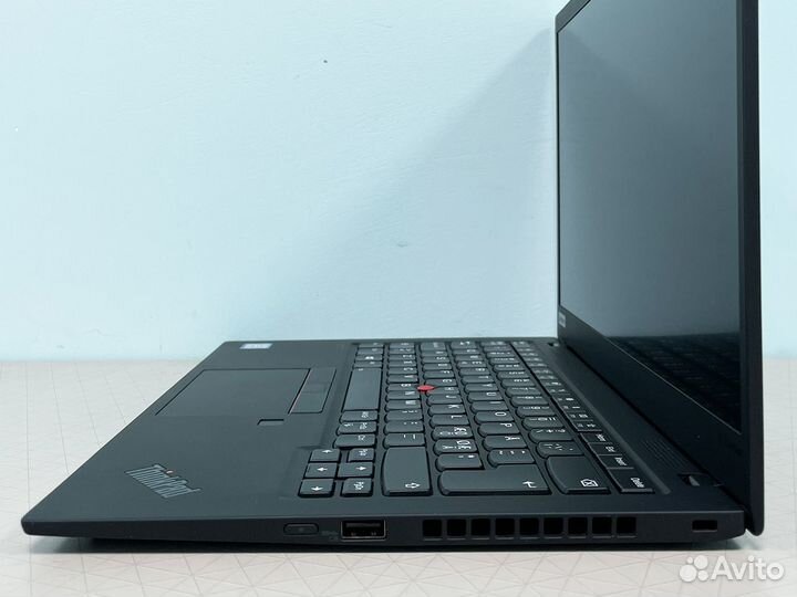 Lenovo ThinkPad X1 Carbon 7