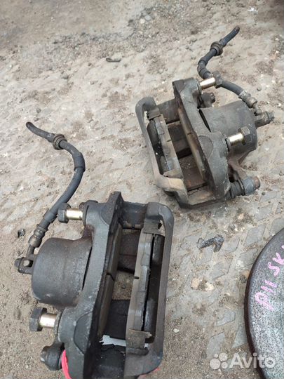 Суппорта передние nissan primera p11