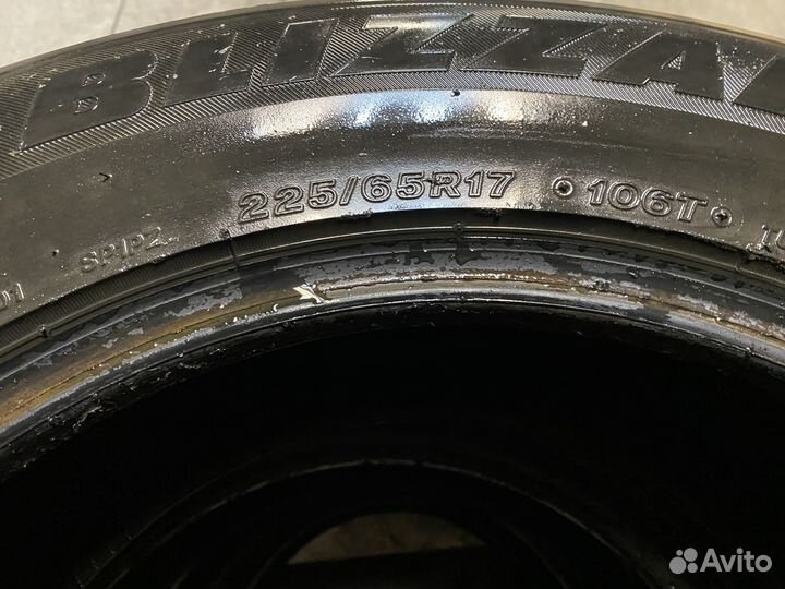 Bridgestone Blizzak Spike-01 225/65 R17 106