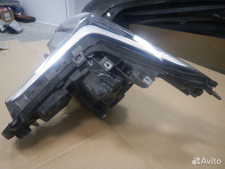 Фара левая FAW Bestune B70