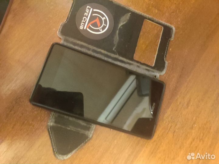 Телефон Sony xperia z2