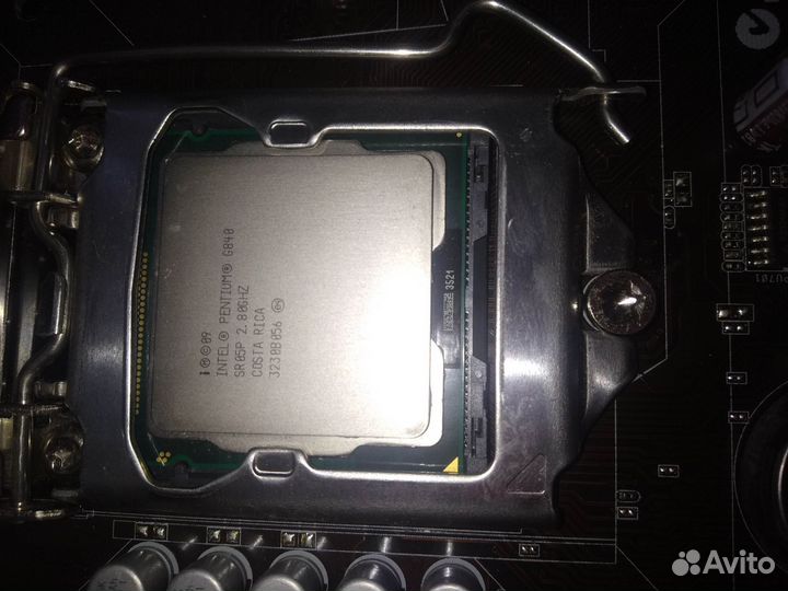 Материнская плата с процессором и кулером