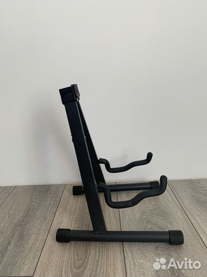 Стойка для гитары