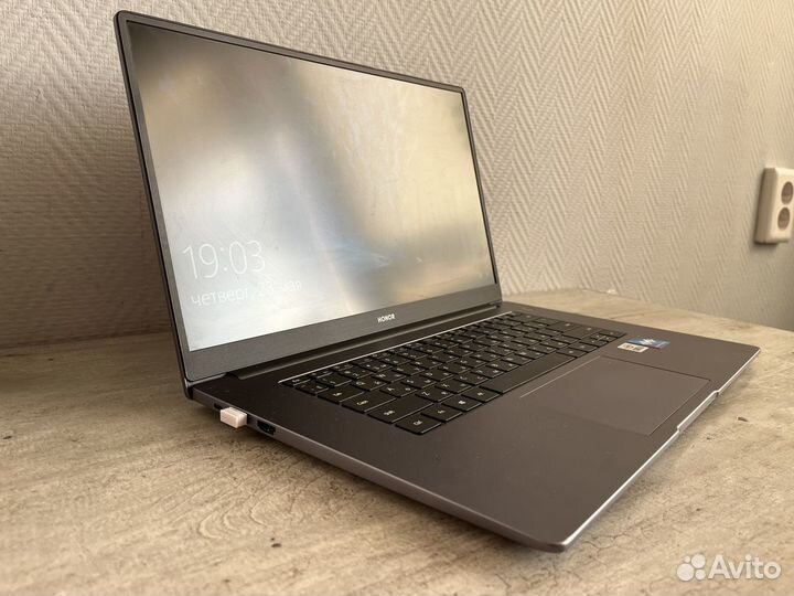 Ноутбук honor MagicBook X 15