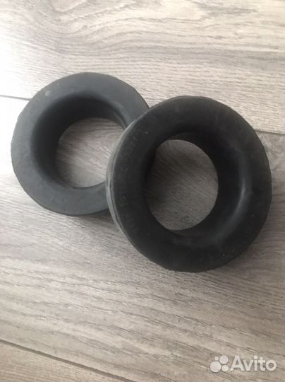 Подушки задних пружин priora