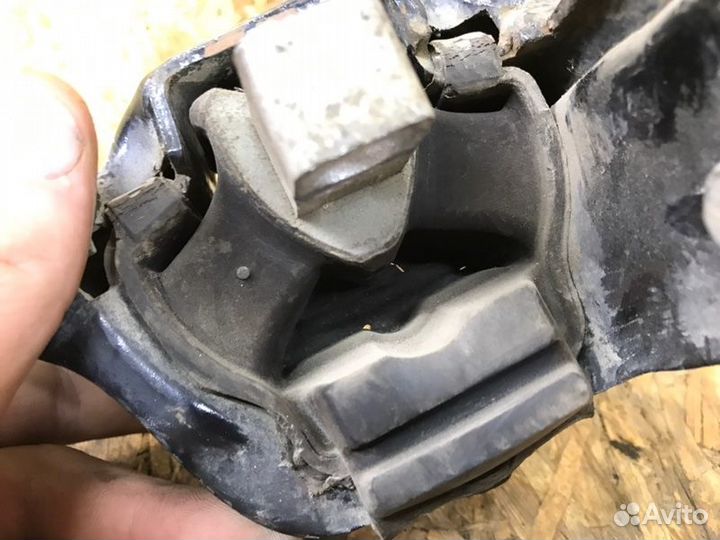 Подушка МКПП Skoda Fabia 2 хетчбек 1.2 2008