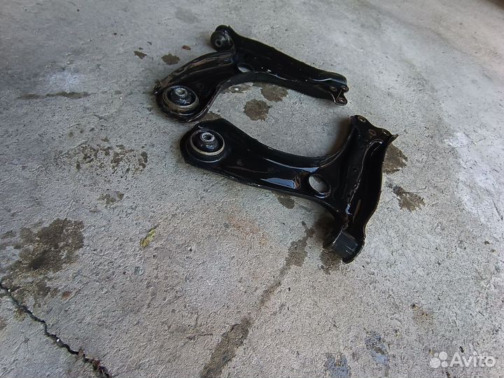 Рычаг передний поло седан