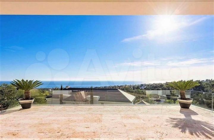 Дом 750 м² на участке 90 сот.