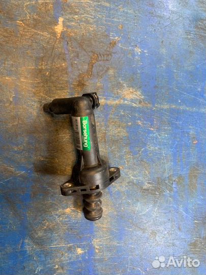 Рабочий цилиндр сцепления Volkswagen Polo 2T 2011